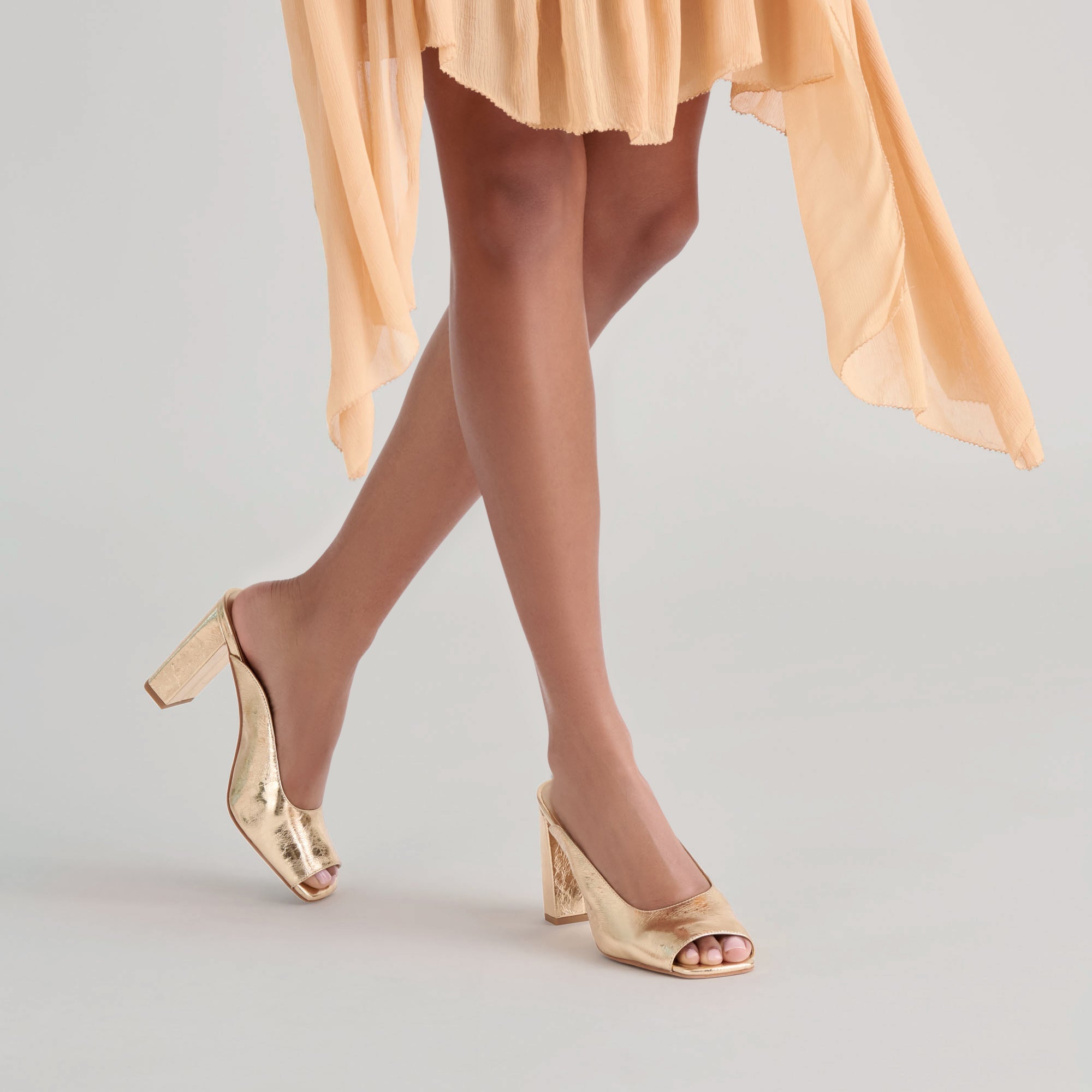 SABELA HEELS GOLD DISTRESSED LEATHER