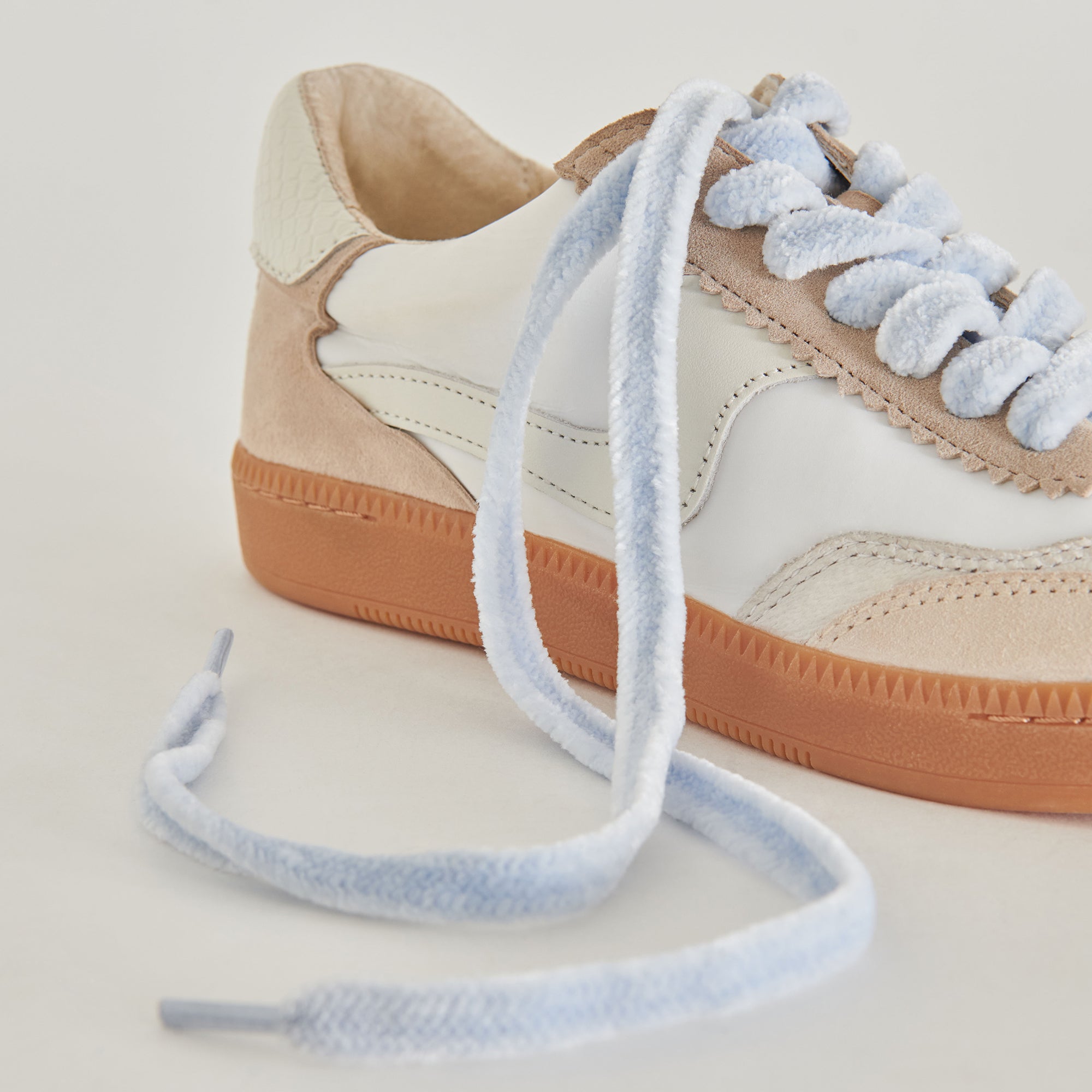 FUZZY LACE LIGHT BLUE